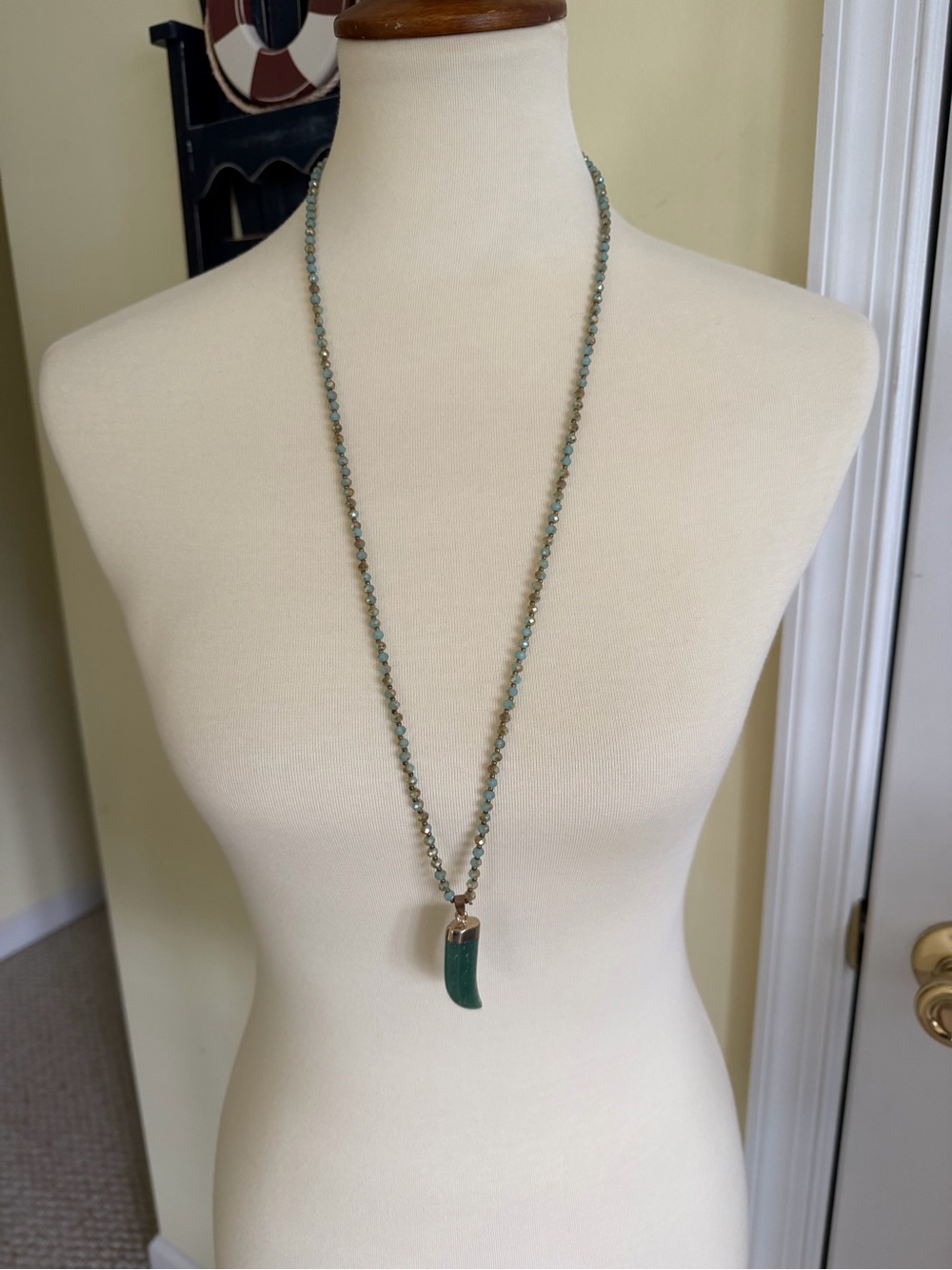 Green Beaded Pendant Necklace - Elegant Women’s Jewelry